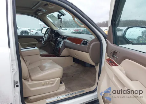 2010 Chevrolet Avalanche 1500 Ltz z USA, uszkodzony, nr VIN 3GNVKGE00AG250943